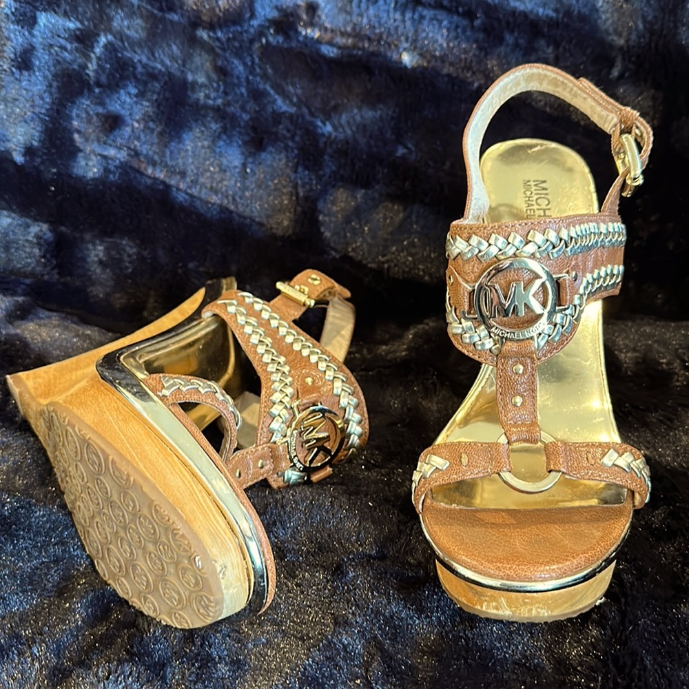 Micheal by Micheal Kors Tan leather high heel wedge Sandals Size 8M